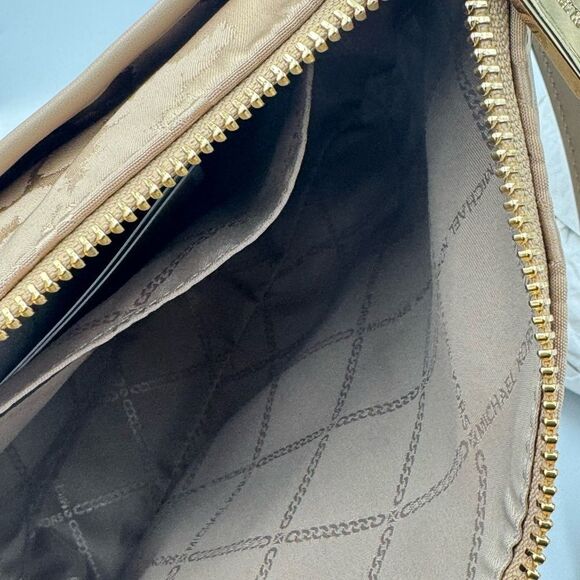 Michael Kors Jet Set Charm Large North/South Large Nylon Bag, purse - Picture 6 of 9